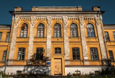 Художній музей (жіноча гімназія) 